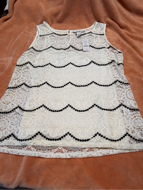 White House Black Market Tops - White House Black Market White Lace Shell with Black Scallop Detail